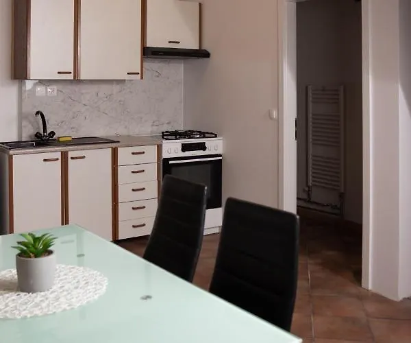 Apartma-studio Ajdna Zirovnica